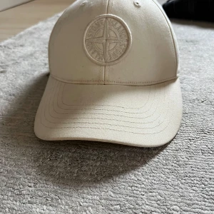 Stone island keps - Säljer denna stone iland keps