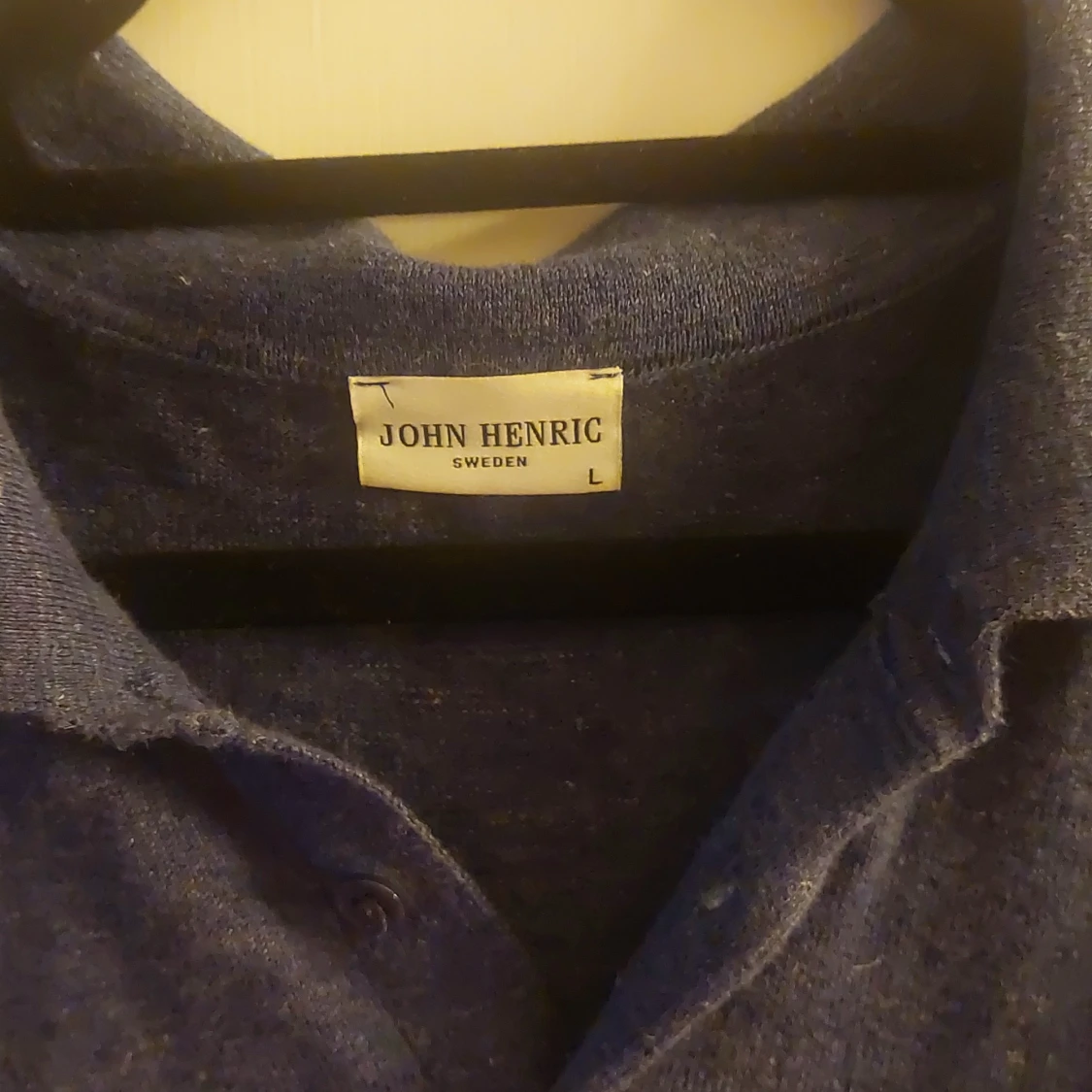 Blå långärmad pikétröja från John Henric - 90