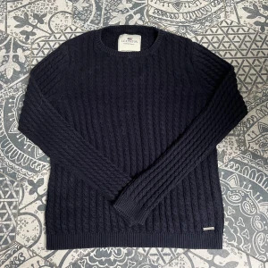 Lexington tröja - Säljer en snygg Lexington tröja förr 200kr. Är i bra skick. Storlek M men passar också S. Om du har några frågor så finns jag i DM mvh MRcvb