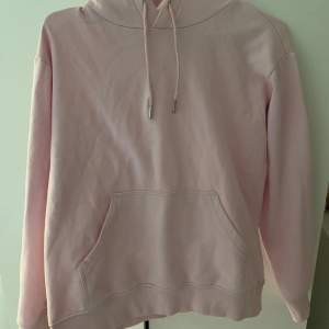 Virala rosa hoodie från hm i storlek XS, säljs pga att jag aldrig använder den! Säljs inte längre på hm