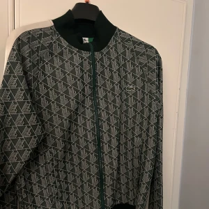 Lacoste tröja monogram - Lacoste tröja monogram