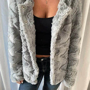 Fluff jacla - Nyskick! Pris kan diskuteras