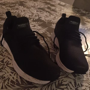McKenzie sneakers  - Bra skick