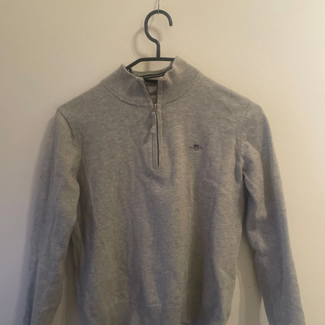 Grå Gant half zip tröja