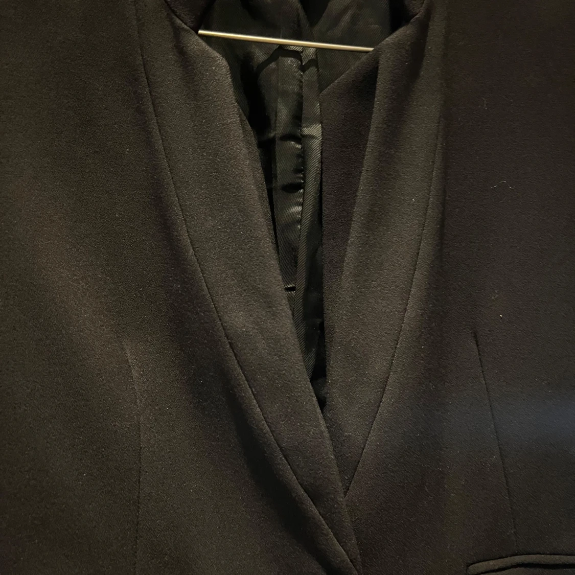 Svart kavaj med knapp - 2