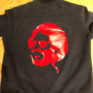 Bomber jacka Limitato  - Bra skick, snyggt tryck. 