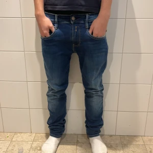 Replay anbass - Tja säljer dessa skit snygga replay anbass, bra skick, inga defekter, nypris 1599kr säljer dom bara för 519kr, skicka ett pm om du har några funderingar. Fast pris!