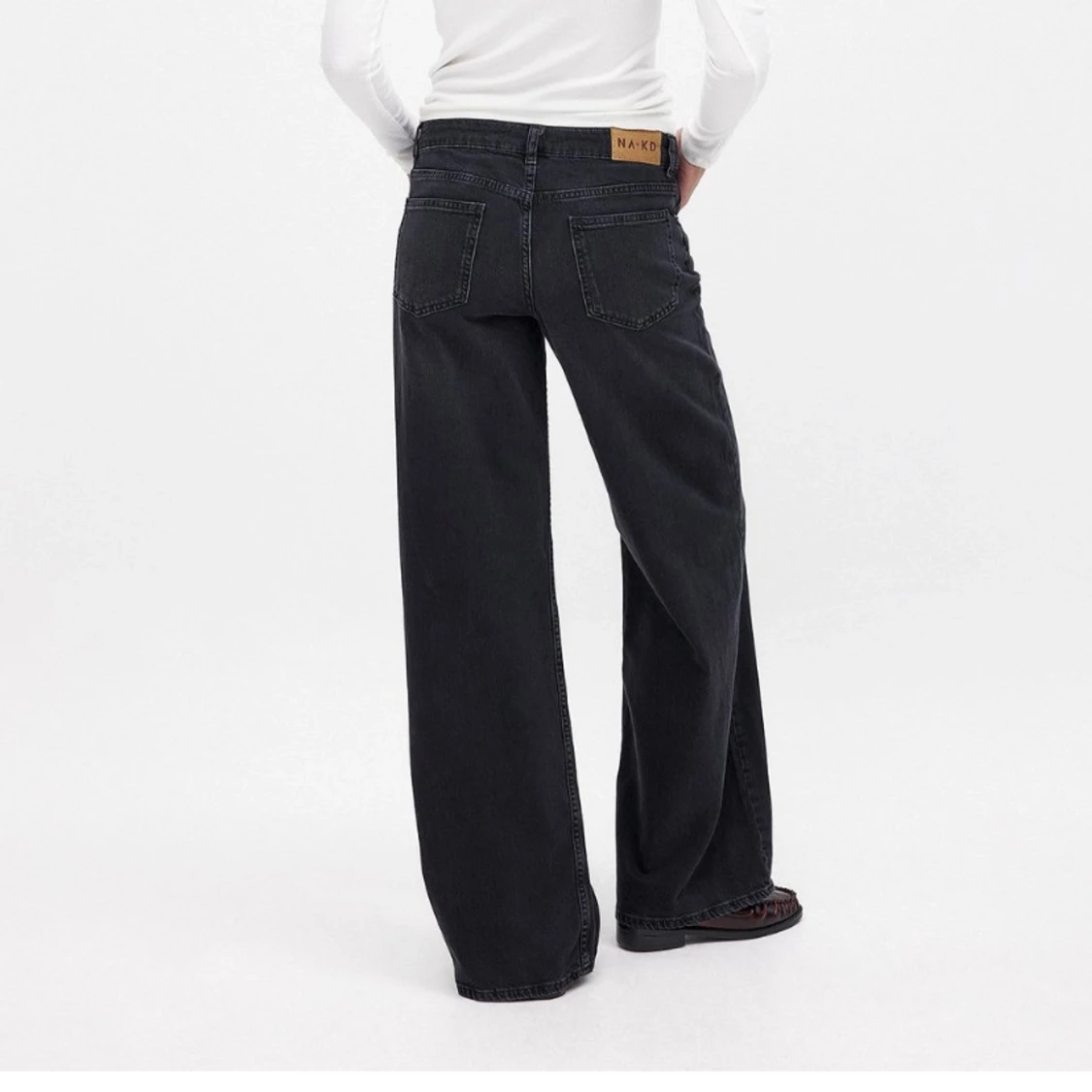 Svarta jeans med vida ben - 2