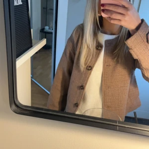 Kappa - Så fin kappa från NA-KD, väldigt fint skick💕