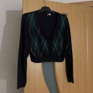 Mörkblå kofta  - Fin mörkblå kofta som är använd fåtal gånger 