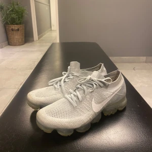 Nike Vapormax - Nike Vapormax, knappt används endast på gymmet.