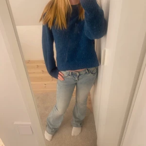 Low waist bootcut jeans - Säljer dessa jättefina jeans från hm eftersom att dom är lite för korta på mig som är 172, ( passar bra som 170 ) 