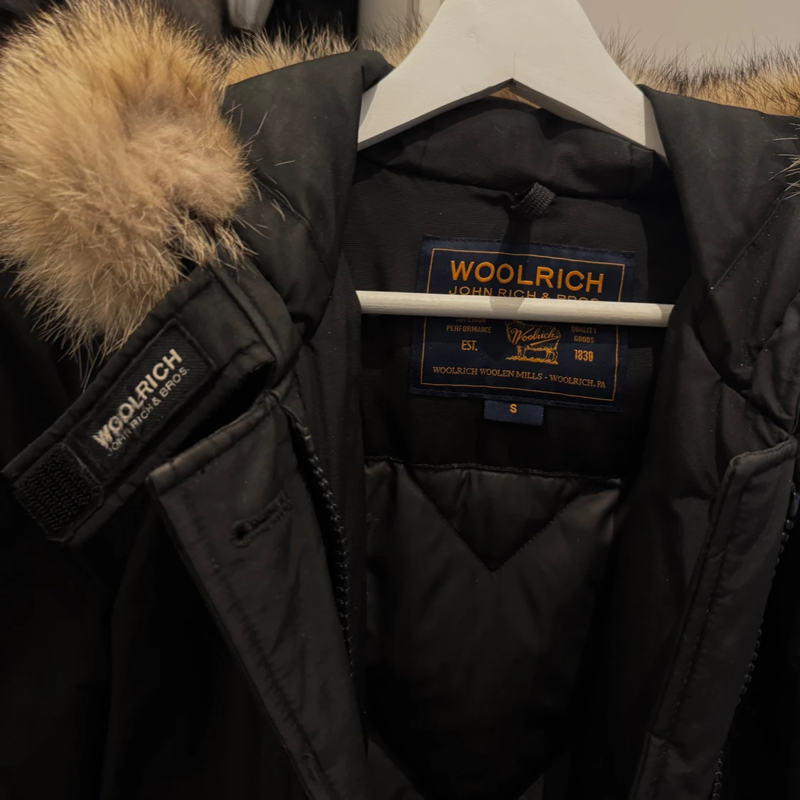 Svart parkajacka från Woolrich - 1