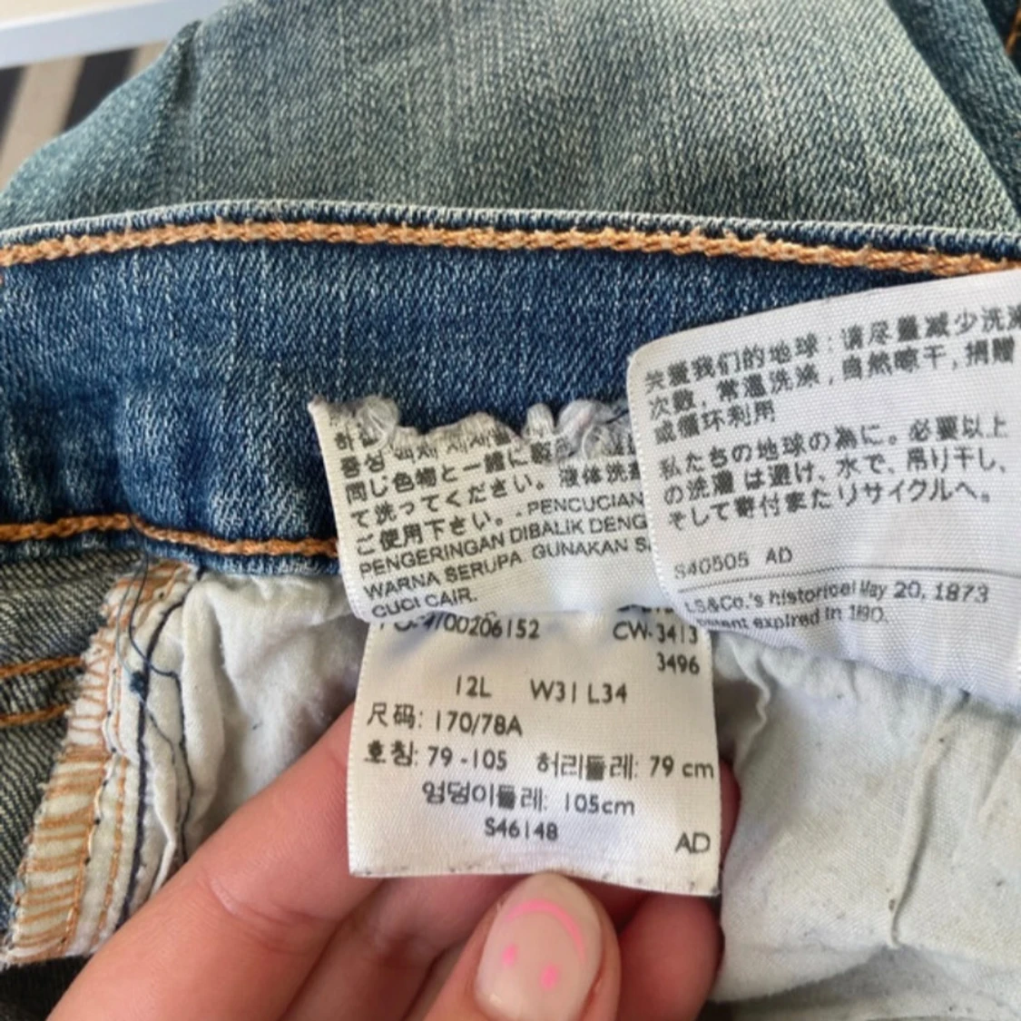 Blå lågmidjade bootcut jeans från Levi's - 4