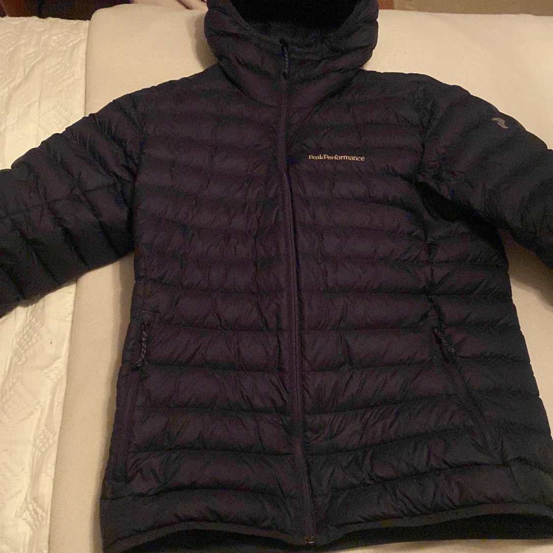 Svart dunjacka från Peak Performance - 93