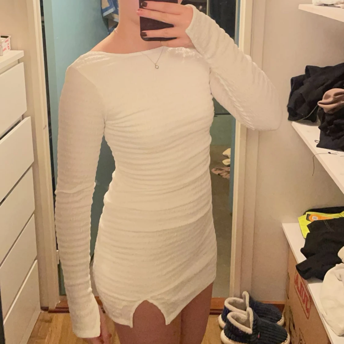 Vit långärmad klänning - 2
