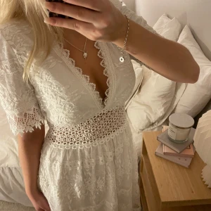 Studentklänning  - Så snygg vit klänning💕