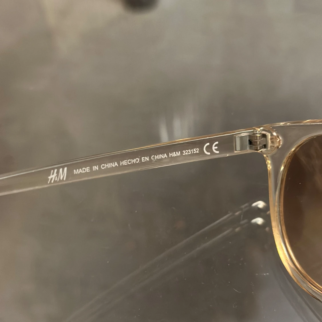 Solglasögon från H&M - 90