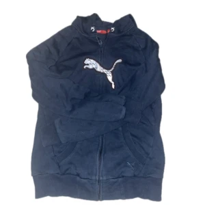 Marinblå puma zip up - jätte mysig och snygg puma zip up hoodie