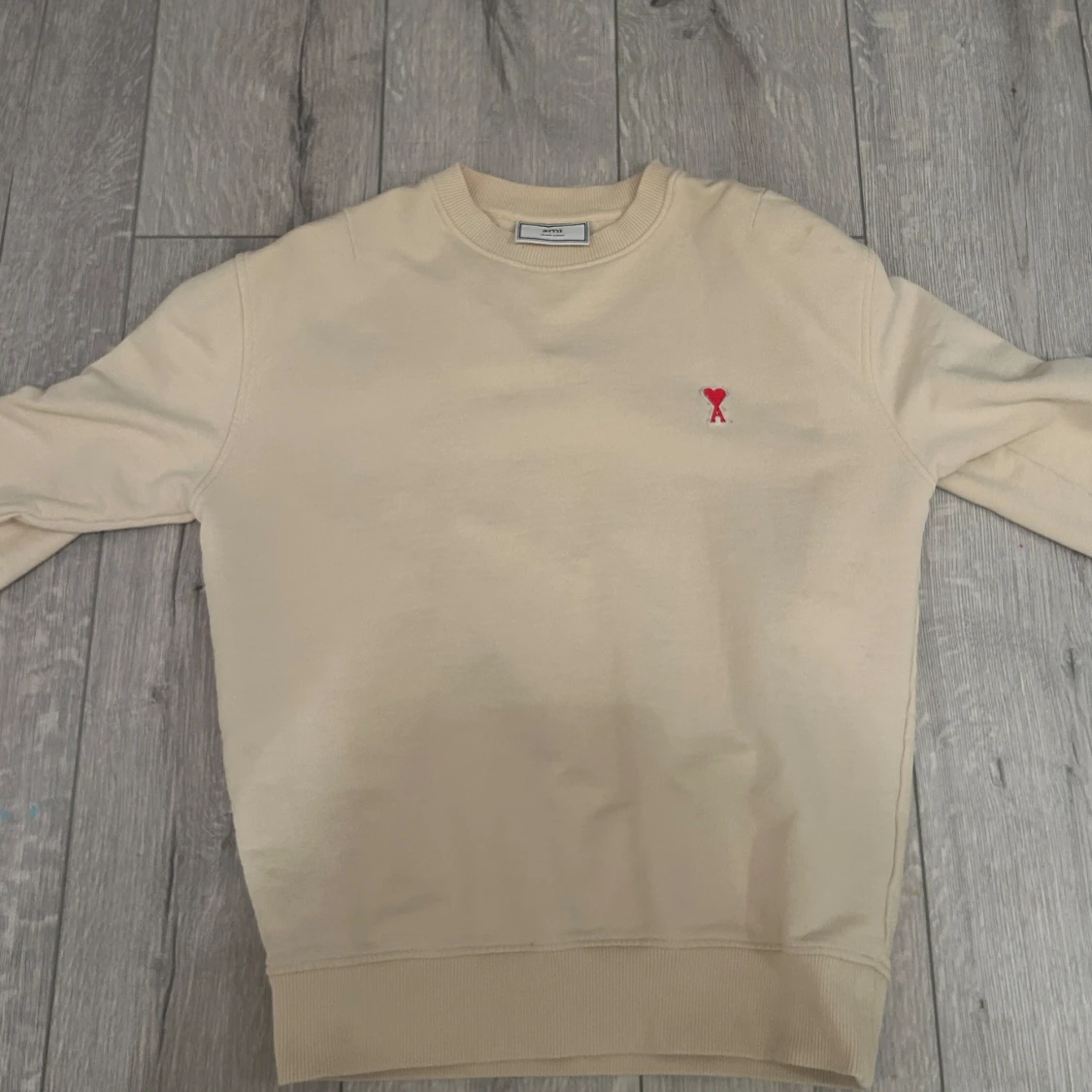 Beige tröja med röd detalj från AMI - 92