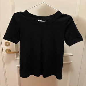 Zara T-shirt  - T-shirt från Zara💗