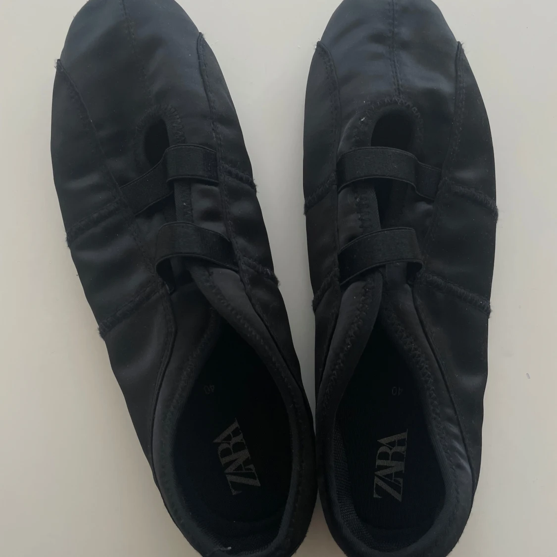 Svarta ballerinaskor från Zara - 90