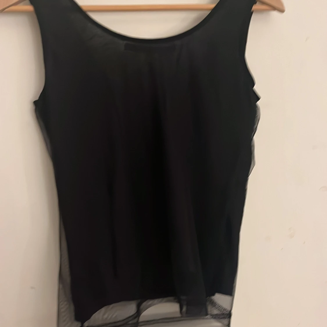 Svart ärmlös topp från Part Two - 92