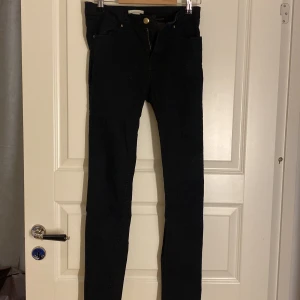 Svarta skinny jeans - Snygga svarta skinny jeans från hm
