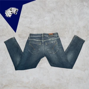 DONDUP GEORGE  - Dondup George | Skick: 9/10 |Strl 30 | Modellen är 182cm | Hör av dig om du undrar någonting!