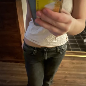 Lågmidjade jeans❤️ - Lågmidjade jeans från Nelly