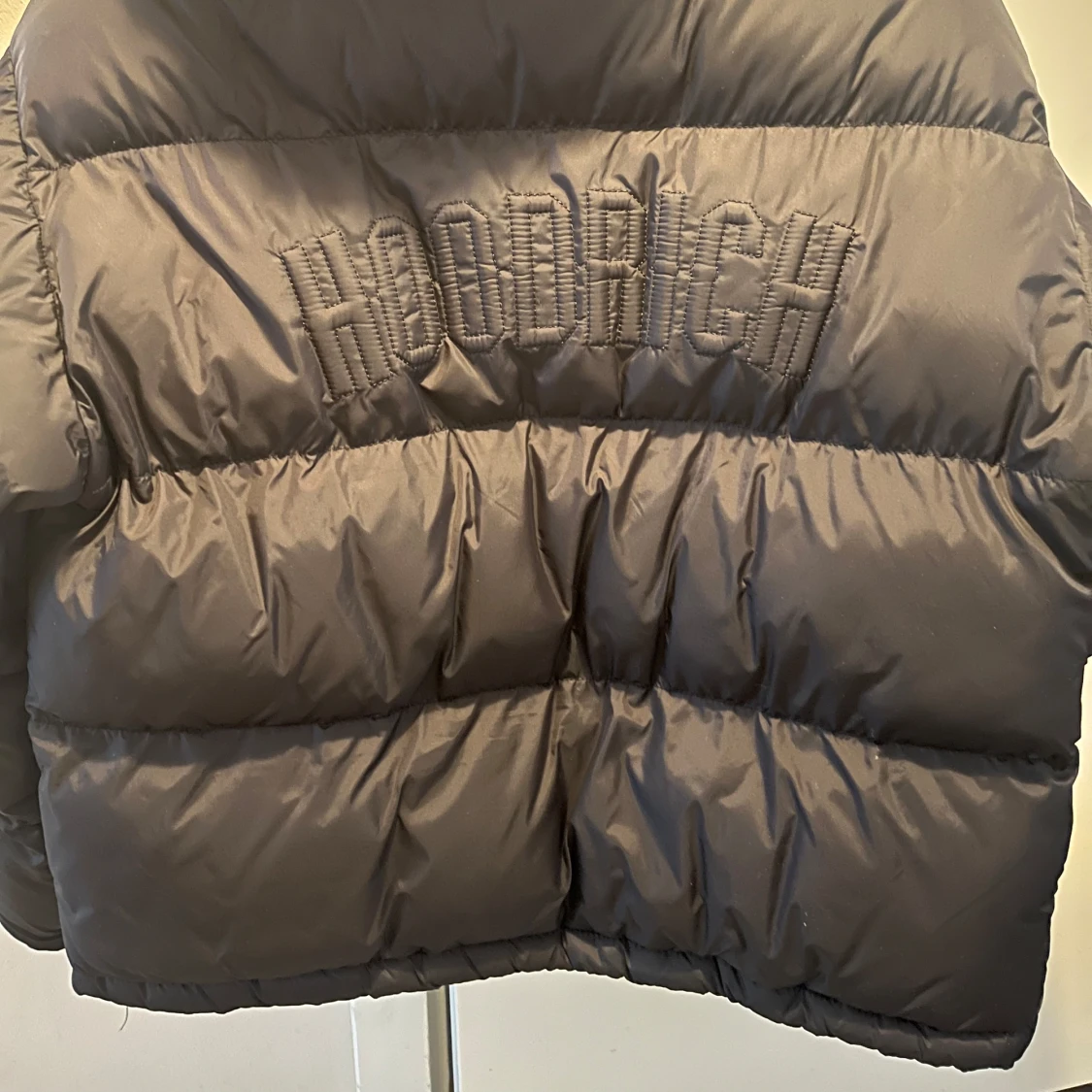 Svart dunjacka från Hoodrich - 91