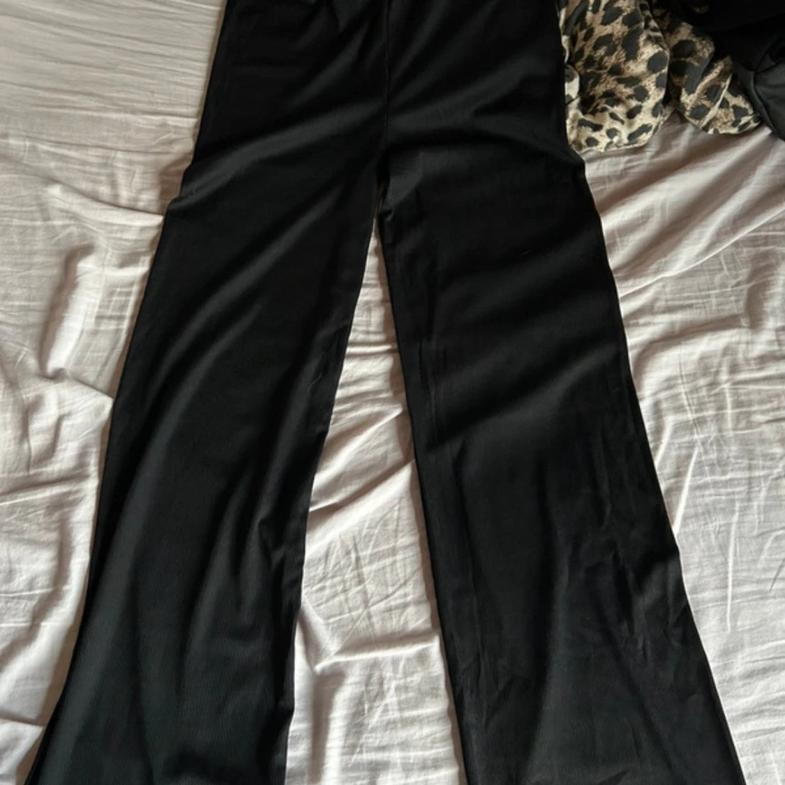 Svarta ribbade byxor från Bik Bok