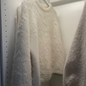 mohair mix bikbok  - mohair mix tröja från bikbok, använd ett par gånger men inga defekter. 