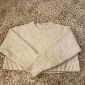 Stickad tröja - Använd fåtal gånger 