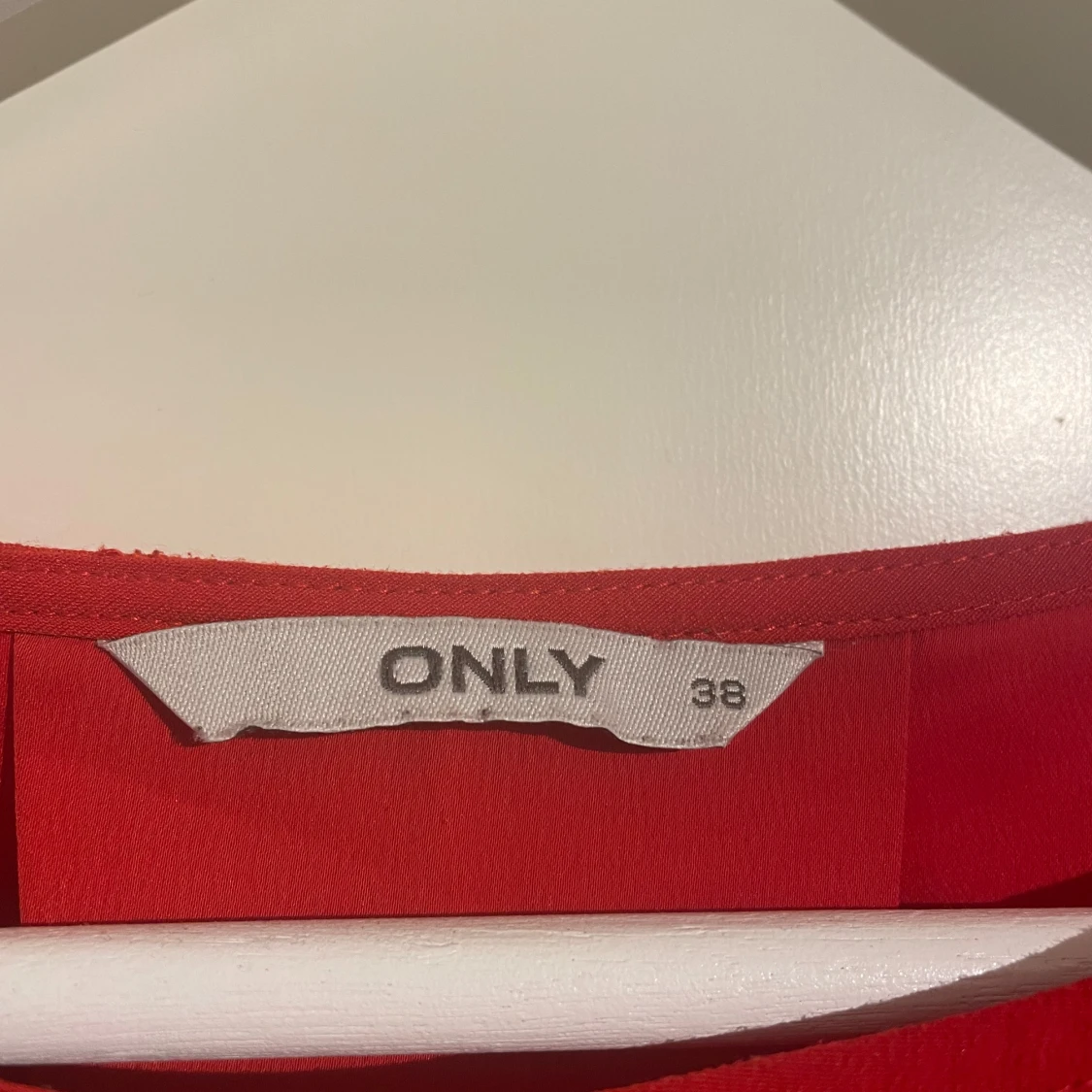 Röd topp från ONLY - 90