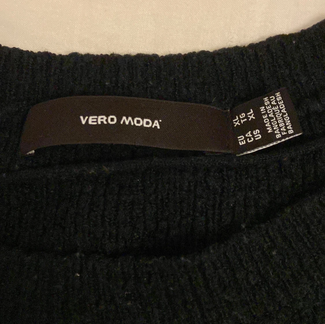 Svart tröja från Vero Moda - 90