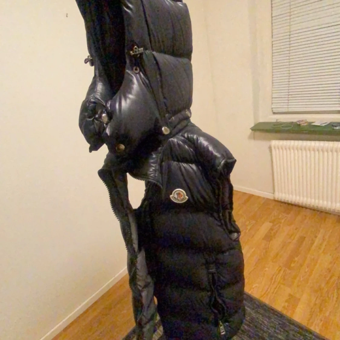 Svart dunväst från Moncler