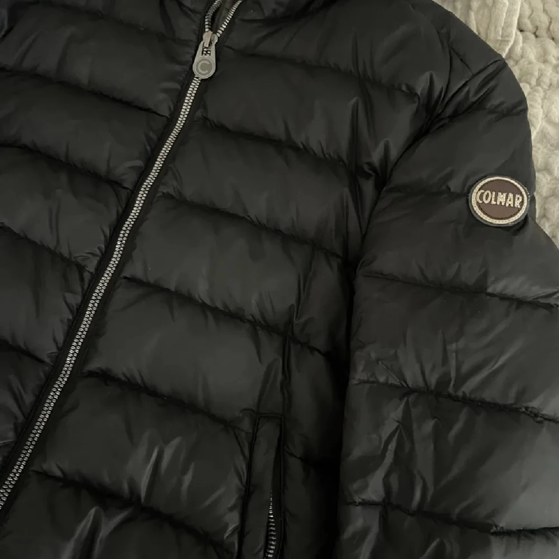 Svart dunjacka från Colmar - 90