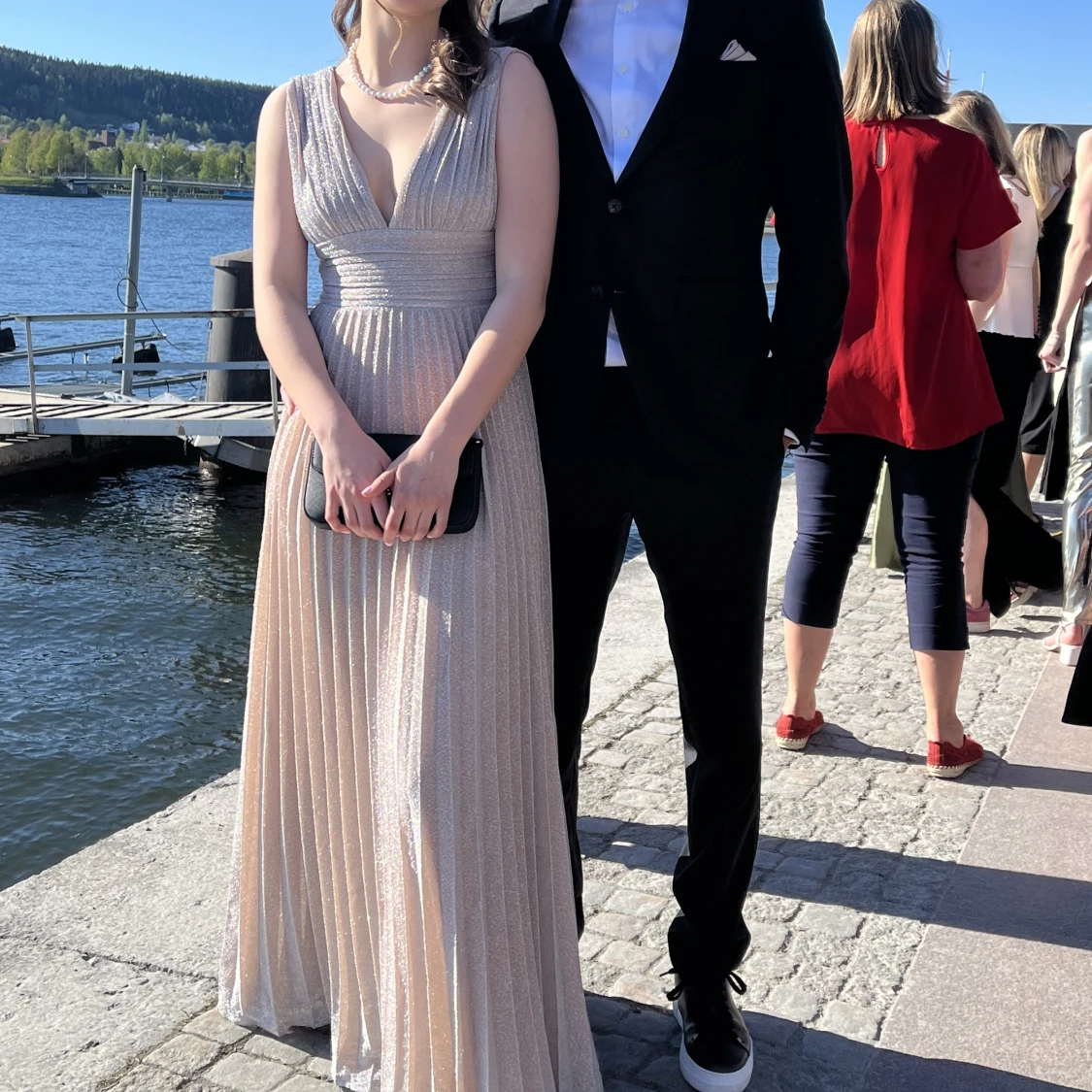 Champagnefärgad glittrig balklänning - 91