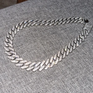 Diamant kedja - Helt oanvänd diamant kedja