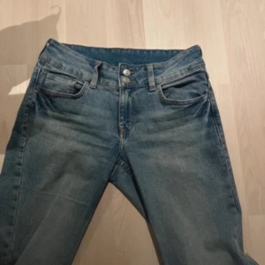 Lågmidjade jeans med fickor  - Jeans från hm 
