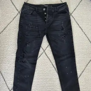 Tja, säljer zavetti jeans helt fräscha och snygga.  Storlek: w30