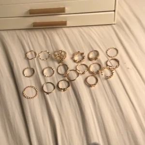 Ringar  - Ringar bra 1=8kr 2=15kr 4=25kr 8=40kr 10=50