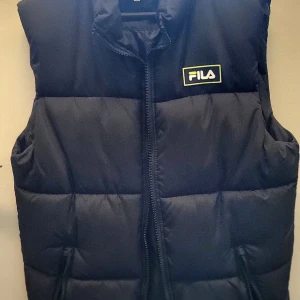 Fila väst stl m  - Fila st jätte fint skick stl m