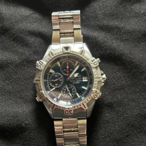 SEIKO klocka silvrig - Bra skick använd 2-5 gånger kan gå ner i pris.