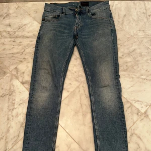 Tiger of Sweden jeans - Tja, säljer nu dess tiger of Sweden jeans. Storlek 30 Skick:9/10 Skriv vid fråga eller fundering! 