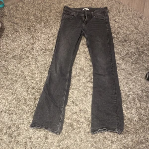 Gina young jeans - Jätte fina lågmidjade bootcut 