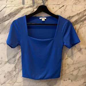 Blå topp - Blå oanvänd topp 💙