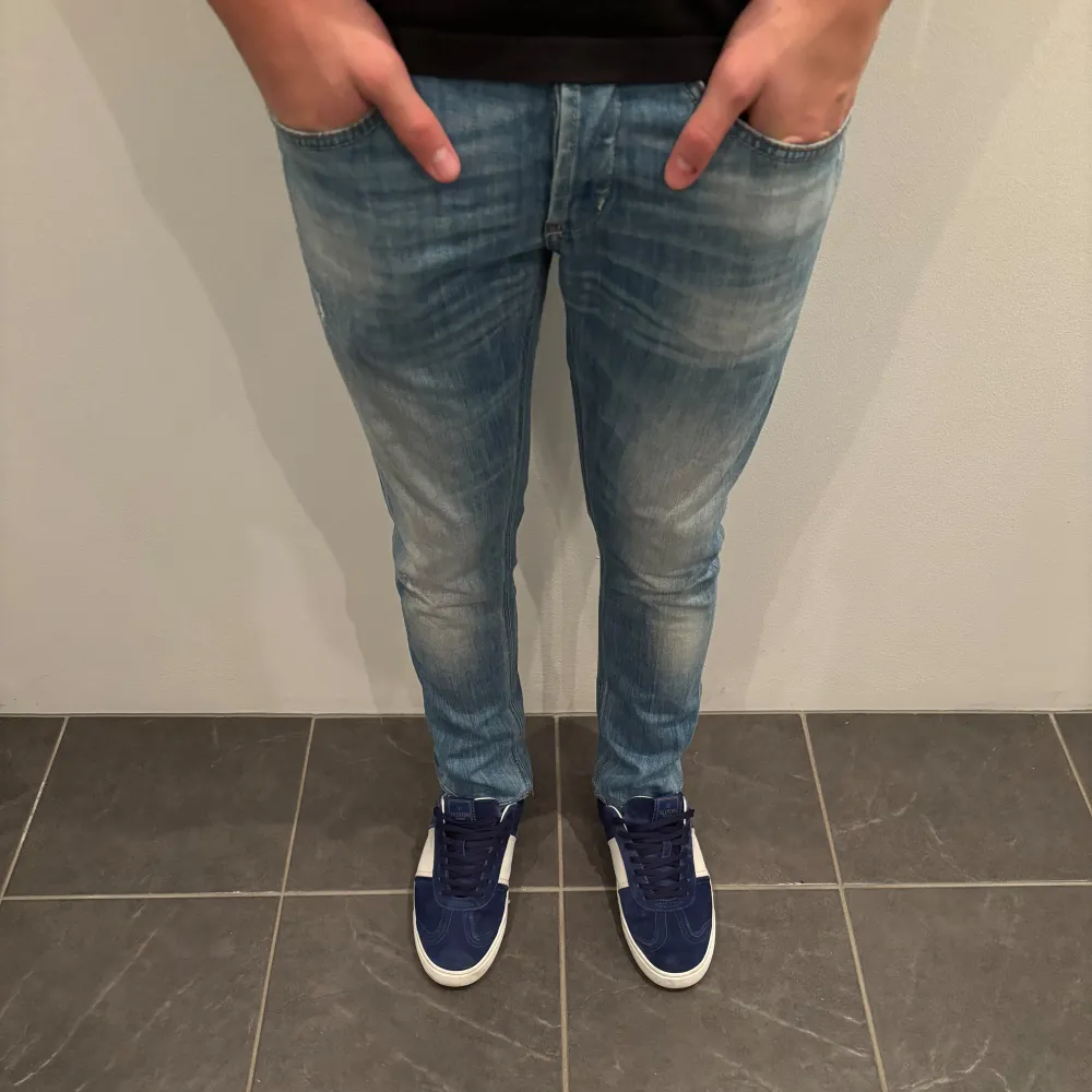 Dondup Jeans George! Trendigaste jeansen på marknaden.  Skick= 9,5/10 Ny pris= 4000 kr Säljs för= 699 kr. Jeans & Byxor.