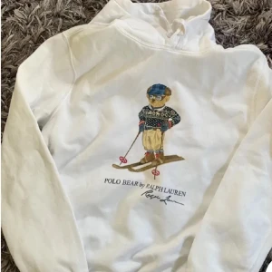 Ralph Lauren hoodie - Tjena säljer en helt ny Ralph lauren hoodie , ny pris 2000kr, inga defekter